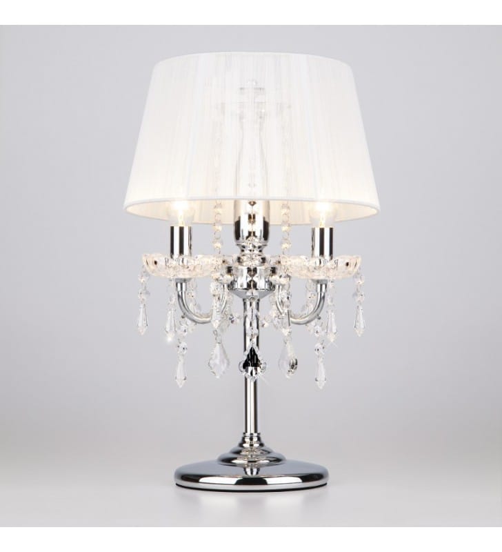 Lampa stołowa Izabel potrójna kryształowa z białym abażurem chromowane wykończenie