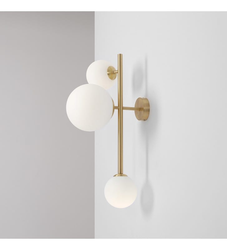 Lampa Dione sufitowa kinkiet kolor mosiądz 3 klosze styl nowoczesny