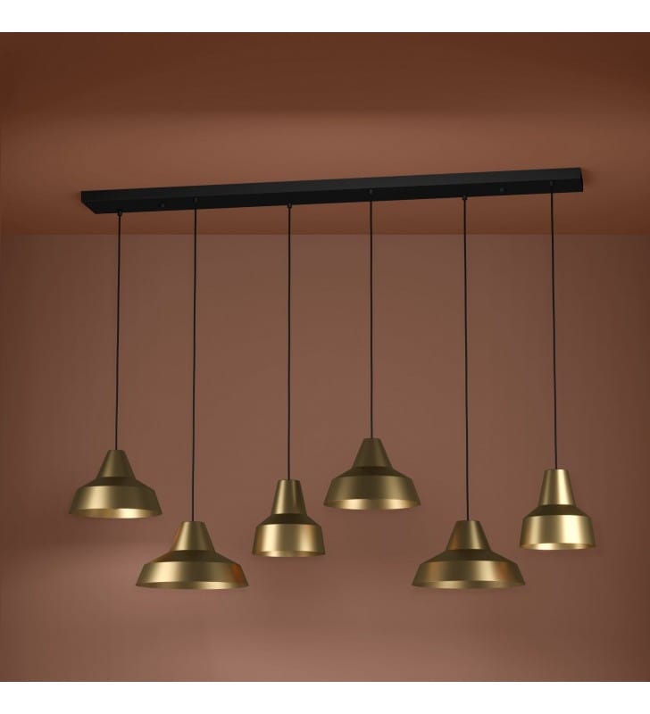 Długa 6 pkt czarno złota lampa wisząca nad długi stół Savarna w stylu industrialnym 6xE27